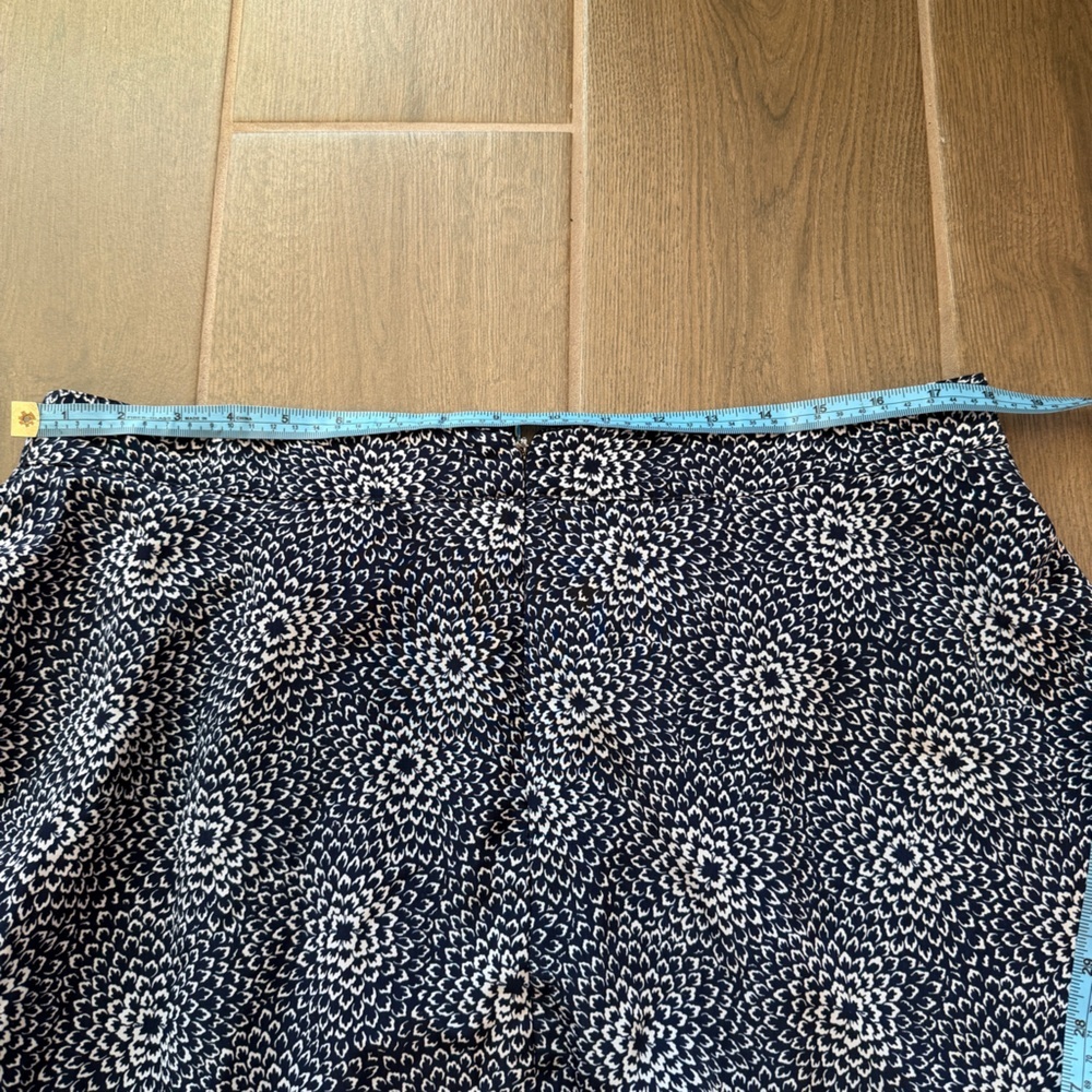 Tommy Hilfiger Women’s Navy Blue White Floral Print Pleated Skater Skirt sz 14 - Picture 6 of 11